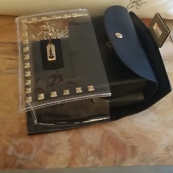 CLear Purse - Picture 2 of 4